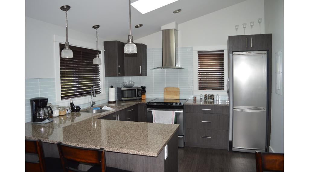 Pair-A-Dice Cottage Port Renfrew Zimmer foto
