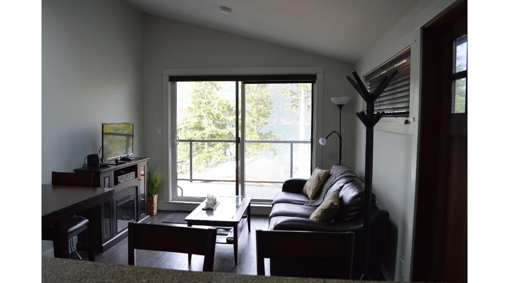 Pair-A-Dice Cottage Port Renfrew Zimmer foto