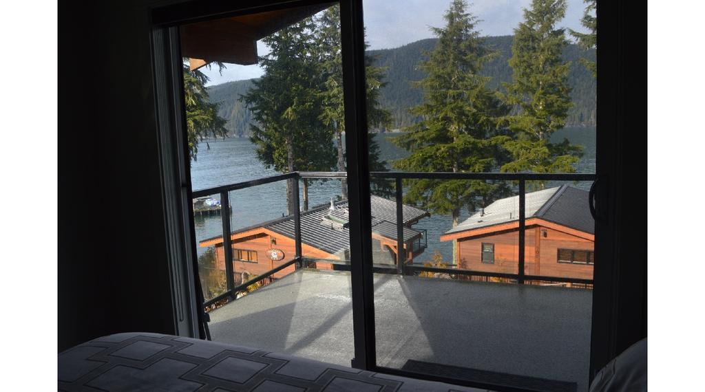 Pair-A-Dice Cottage Port Renfrew Zimmer foto